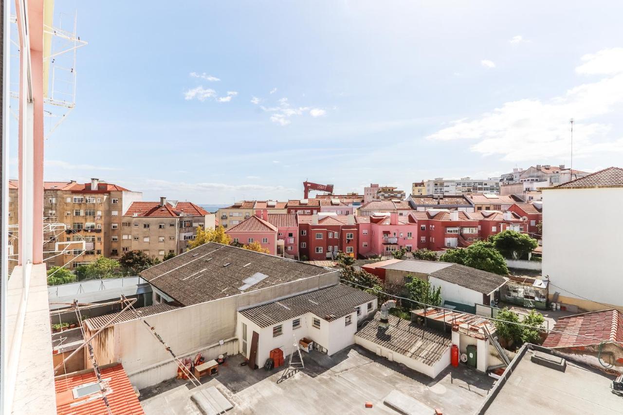 Vita Portucale ! Almada Balcony Apartment Exterior photo